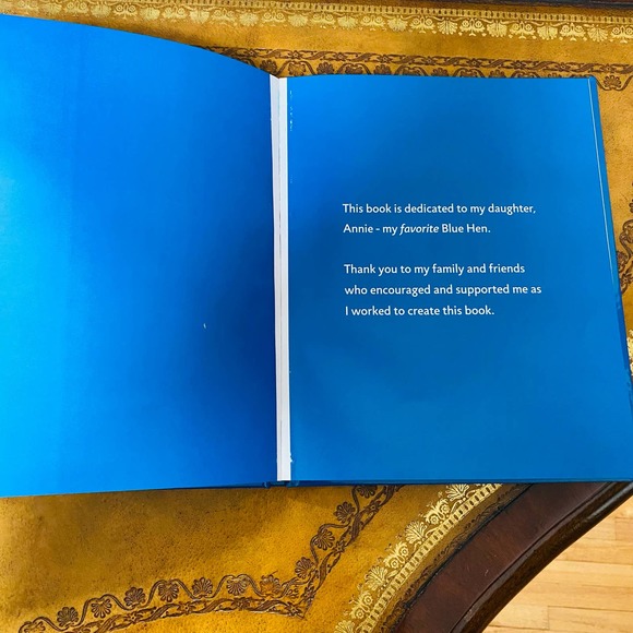 Hello YoUDee! Autograph Hardcover Book Blue Hen Universty of Delaware Dana Davis - Picture 3 of 6